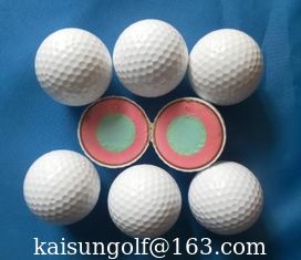 China Golfball aus vier Stücken und Golfball für Turniere fournisseur