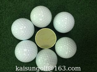 China Turniergolfball mit zwei Stücken (äußeres Material ist: PU) fournisseur