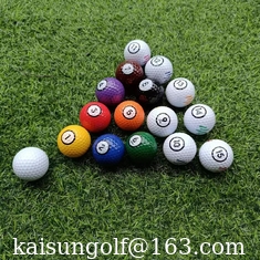 China niedriger Schlaggolfball des Minigolfballs mit zwei Stücken Minigolfballputter-Ball, die Ballbillardkugel setzen fournisseur